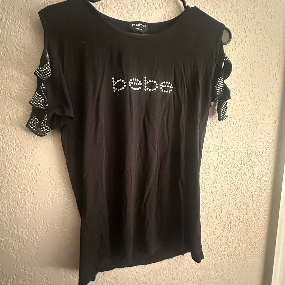 Bebe Black Graphic Ruffled Short Sleeve T-Shirt